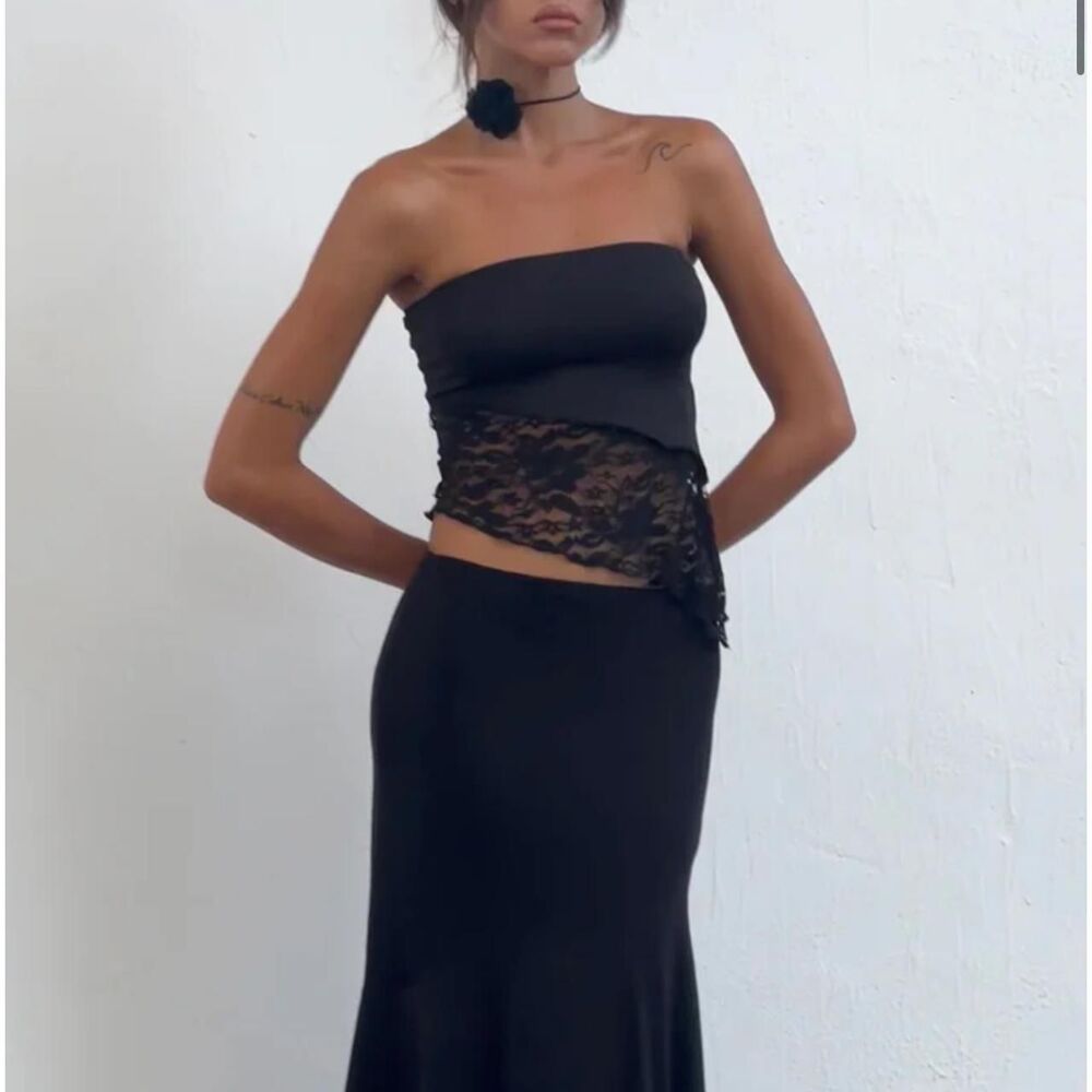 Motel Women's Black Crop-top - Picture 2 of 6
